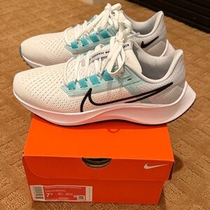 Nike White and Aqua running Sneaker